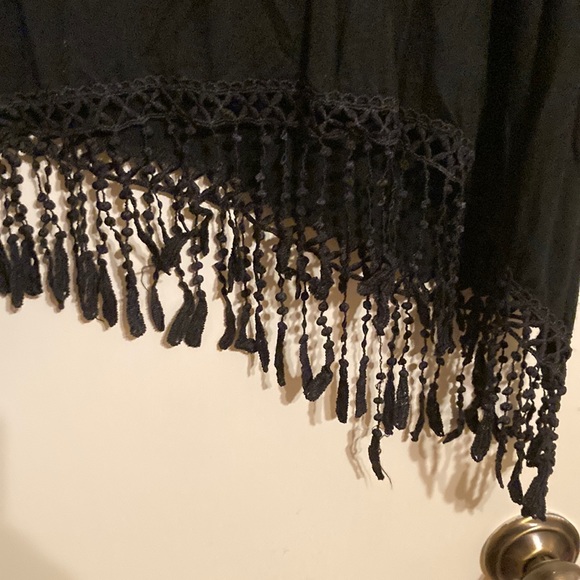 Stem & Vine black knit shirt with detailing keyhole back - Picture 2 of 5